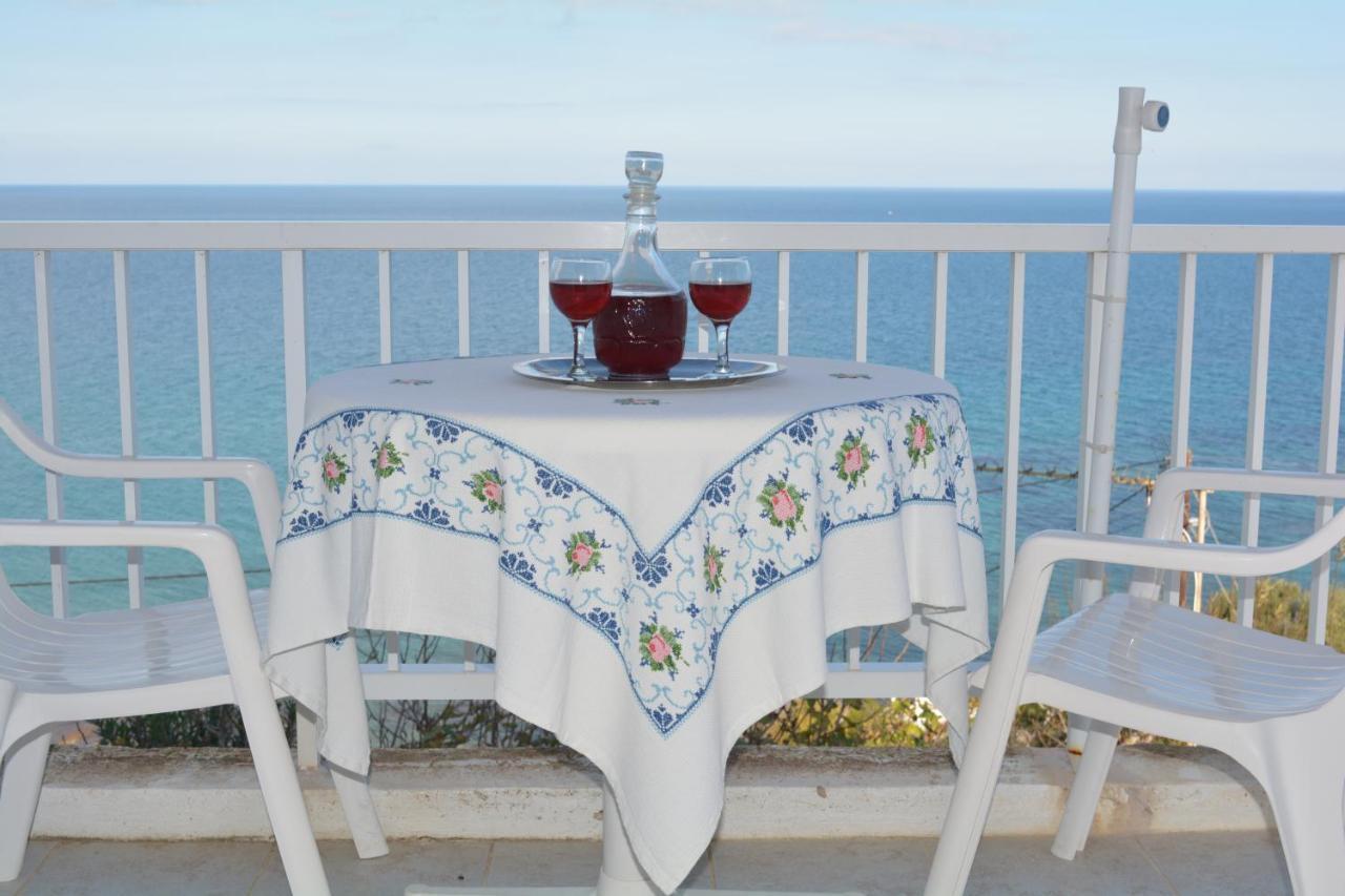 Fiore Rooms Akrotiri  Bagian luar foto